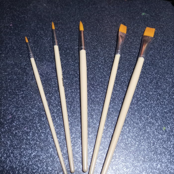 

Terlaris Kuas Lukis Satu Set 5Bh Lancip Dan Gepeng Bergaransi