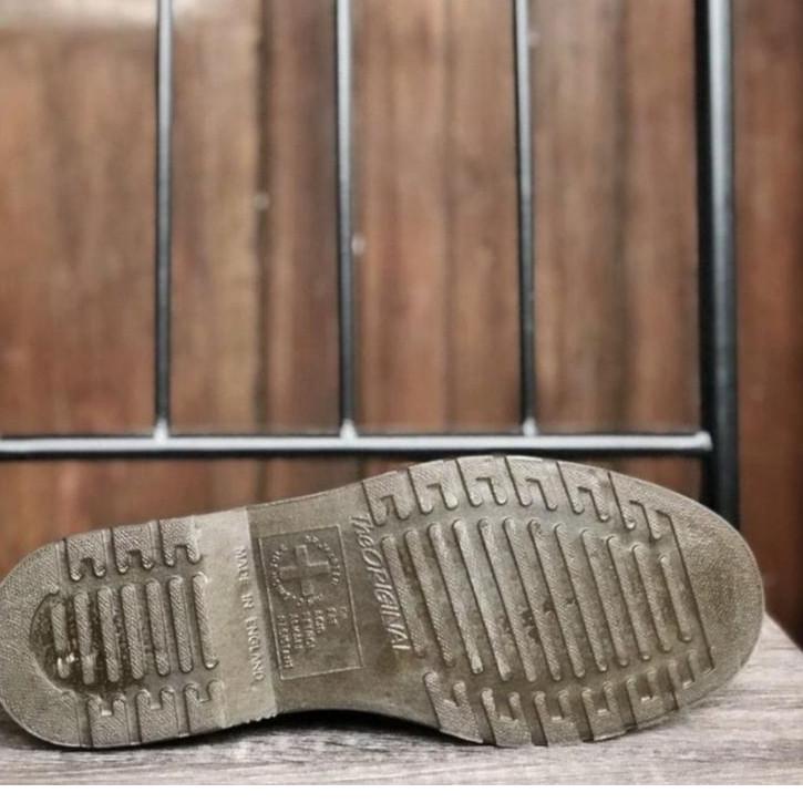 Paling Laris Sepatu Docmart 3 holes 1461 PRIA & WANITA Kulit Asli 100% /Docmart 3 holes/docmart pria