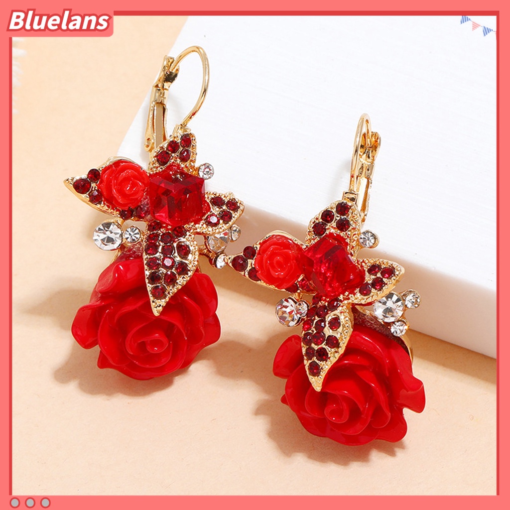 Bluelans 1 Pasang Anting Wanita Bentuk Bunga Aksen Berlian Imitasi Gaya Vintage Tahan Lama Untuk Pernikahan