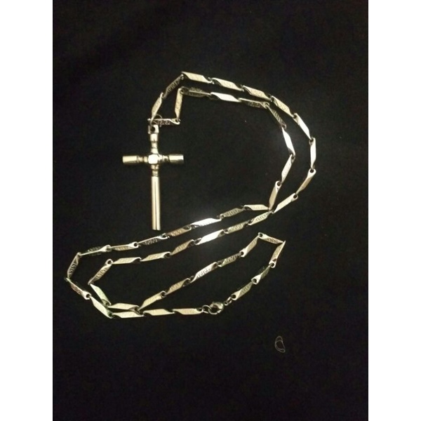 Kalung titanium liontin salib besi putih anti karat