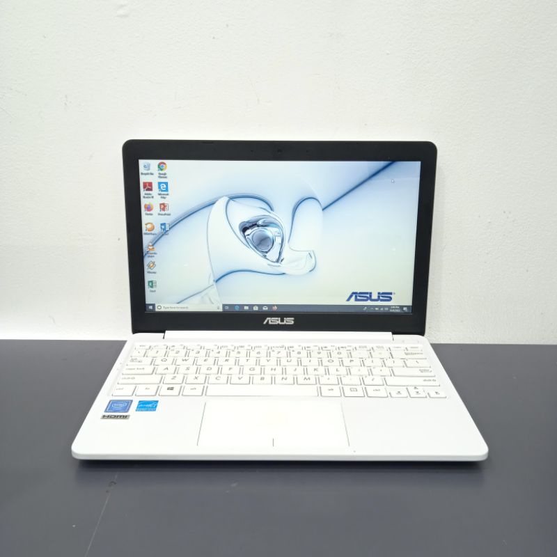 Notebook ASUS E203MAH Intel Celeron N4000 2GB SSD 256GB LIKENEW