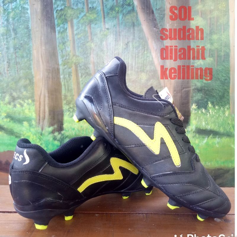 Sepatu bola specs kulit asli sepatu bola sol sudah dijahit keliling