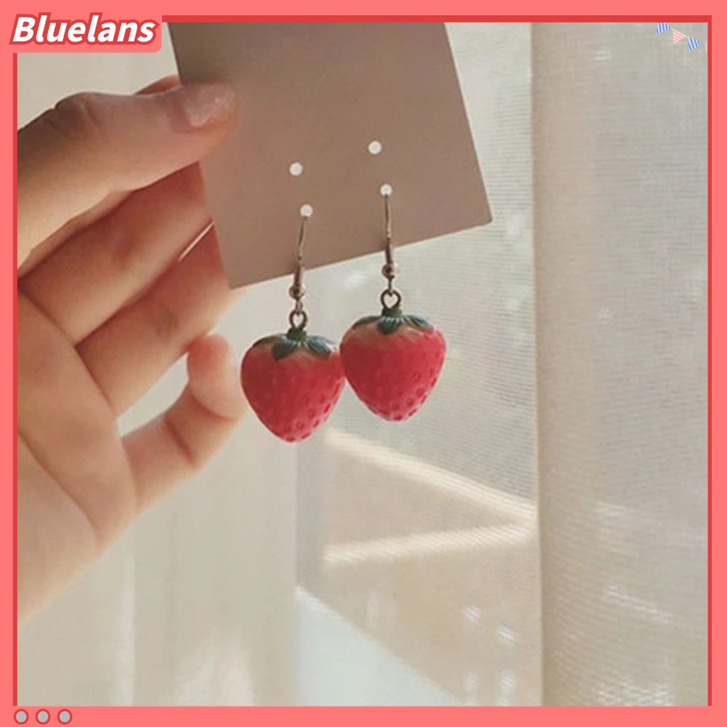 1 Pasang Anting Kait Menjuntai Desain Buah Strawberry Warna Merah