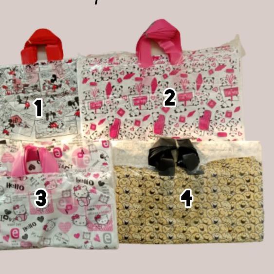 

Kantong Plastik Soft Handle Motif Uk 55/45x50