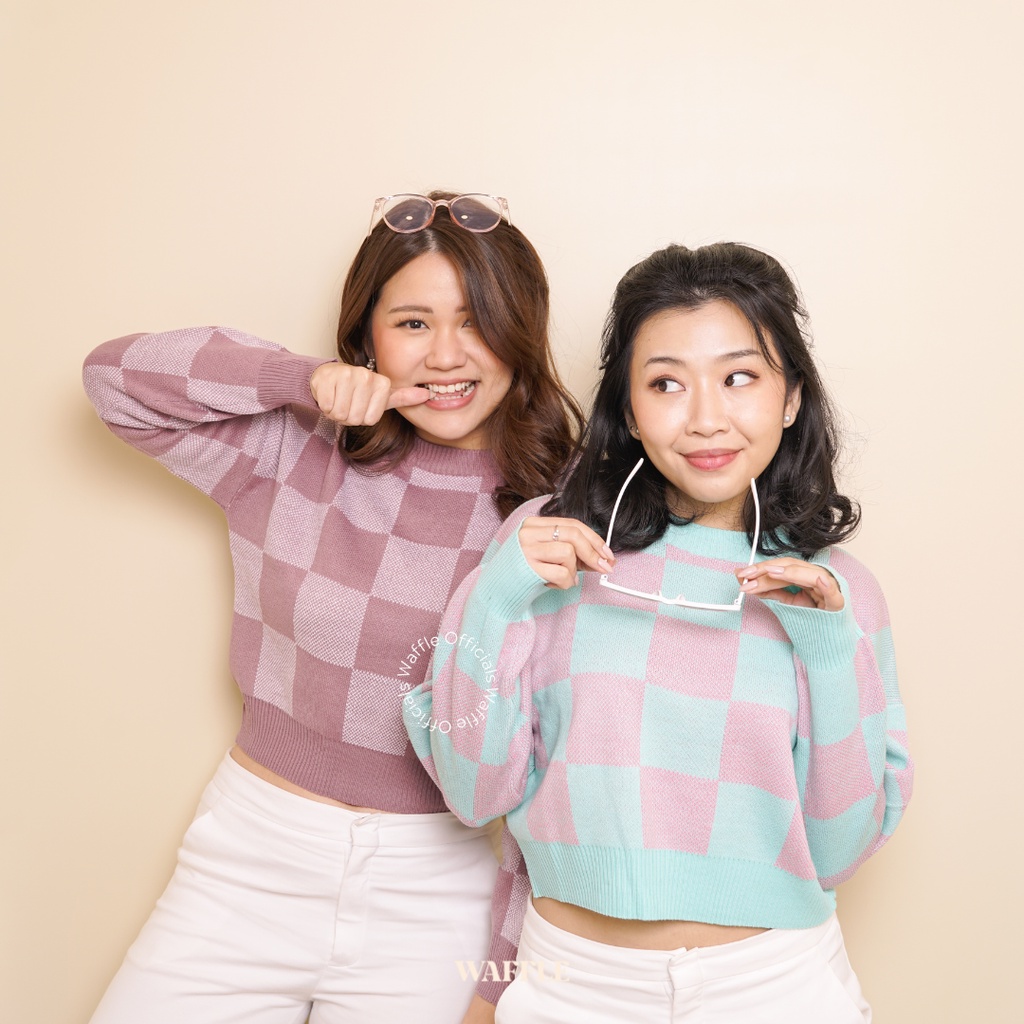 [Waffle] Lucy Top / Sweater Rajut Crop Knit Motif Kotak Kotak Catur Lengan Panjang Wanita / Top Kore