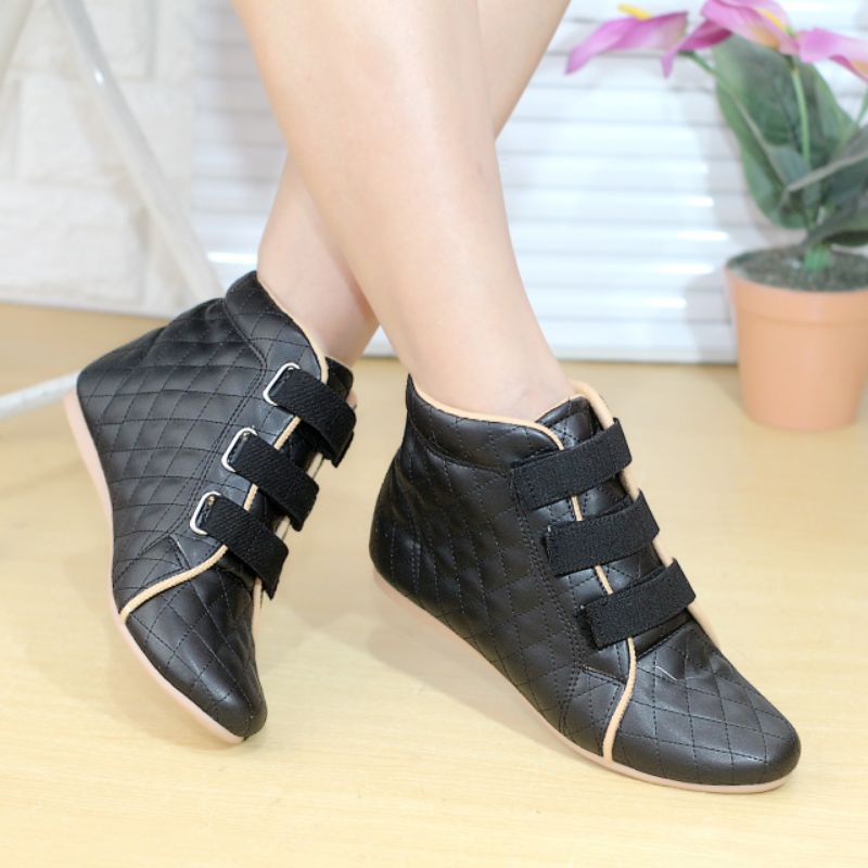 Boots flat wanita Brd 10