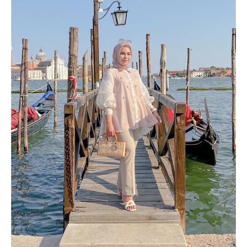 Cassia Shirt Wearing Klamby