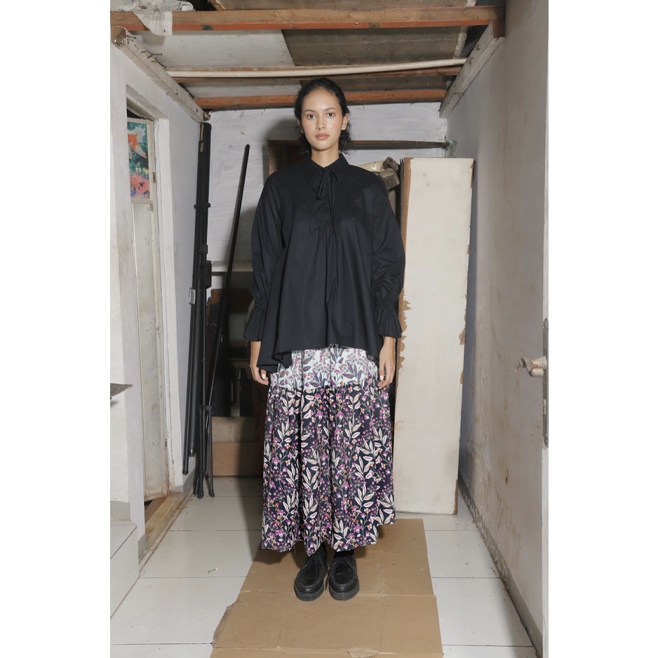 Itang Yunasz Ready To Wear - Daffodil Set Black