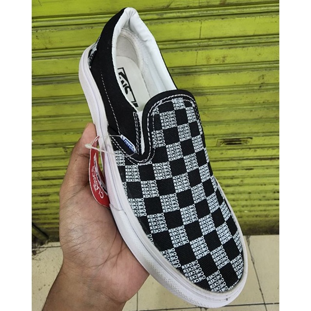 Sepatu vans slip on checker madness simpson spongebob crazywolrd  Pria dan wanita 36-43