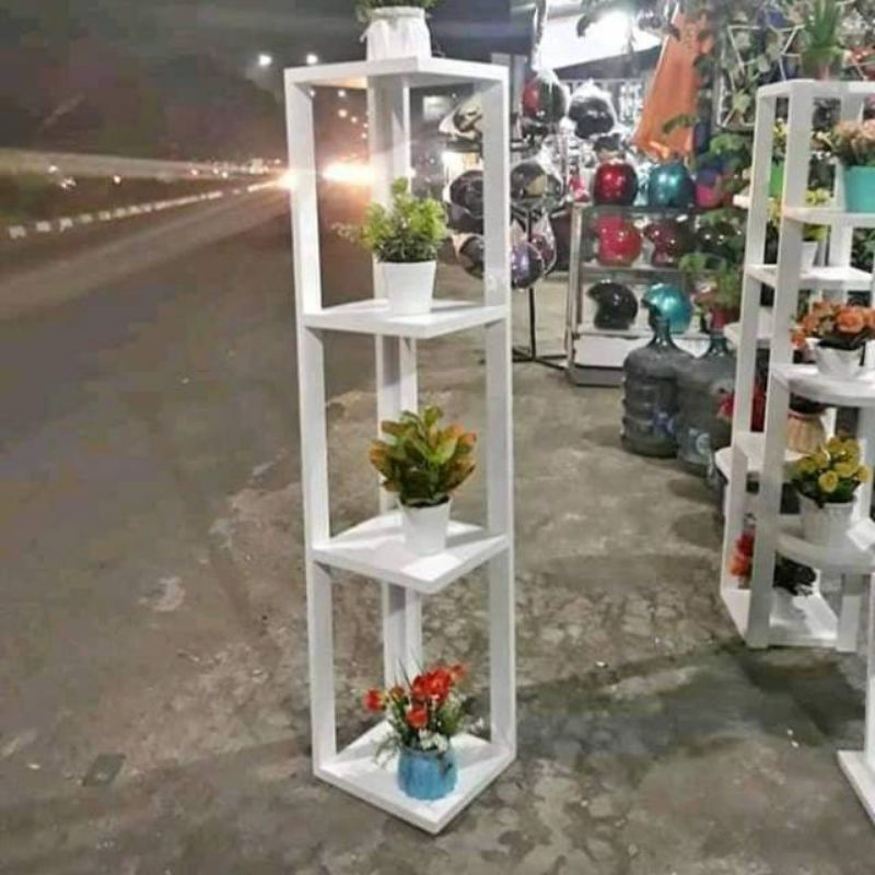 Rak bunga sudut kayu minimalis