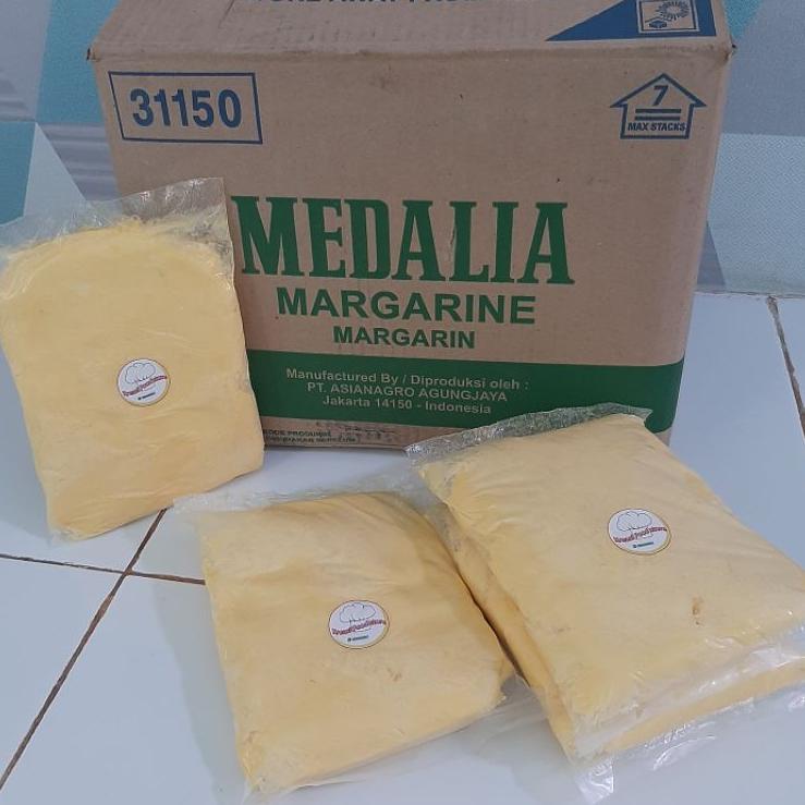 

Potongan spesial--Margarine / Mentega Kuning Medalia 500gr