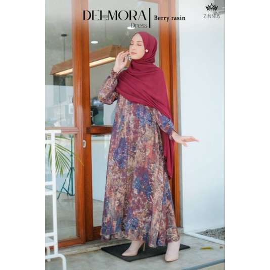 Delmora dress By Zinnia