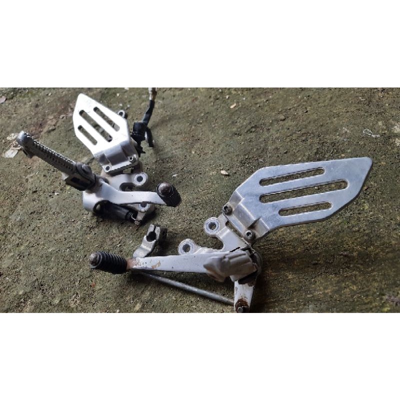 STEP/FOOTSTEP DEPAN R15 V2 ORIGINAL