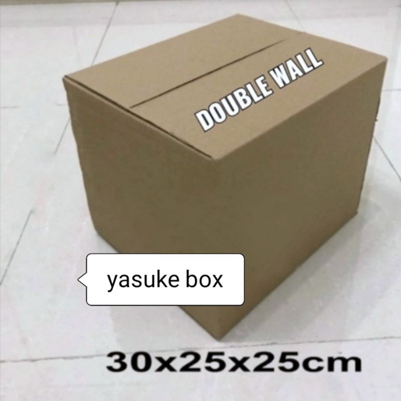 

A.dus UK.30x25x25 cm.doble wall luar dalem polos kokoh buat packing.
