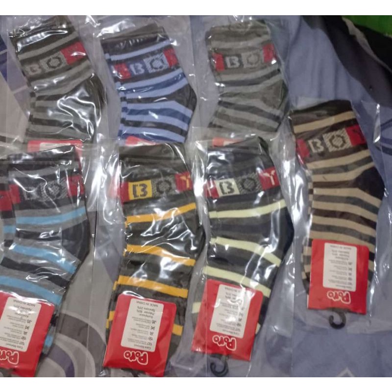 kaos kaki anak TK cowok