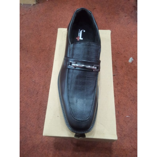 Sepatu Fantofel pria