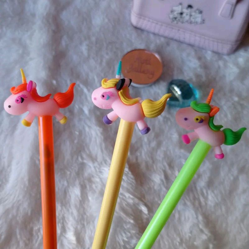 

Pulpen Gel Karakter UnicornFree refill