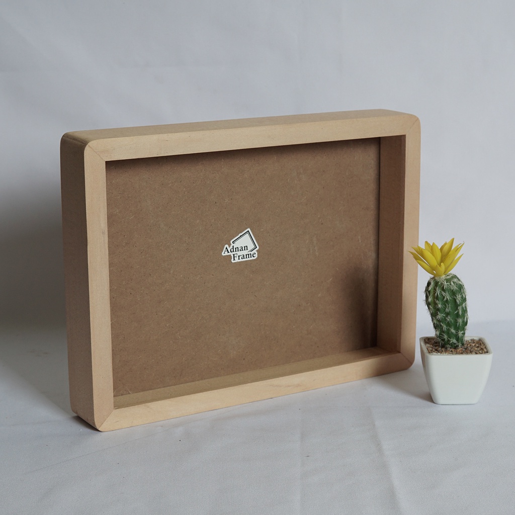 Pigura 3D uk 30 x 40 x 5 cm frame kayu minimalis natural