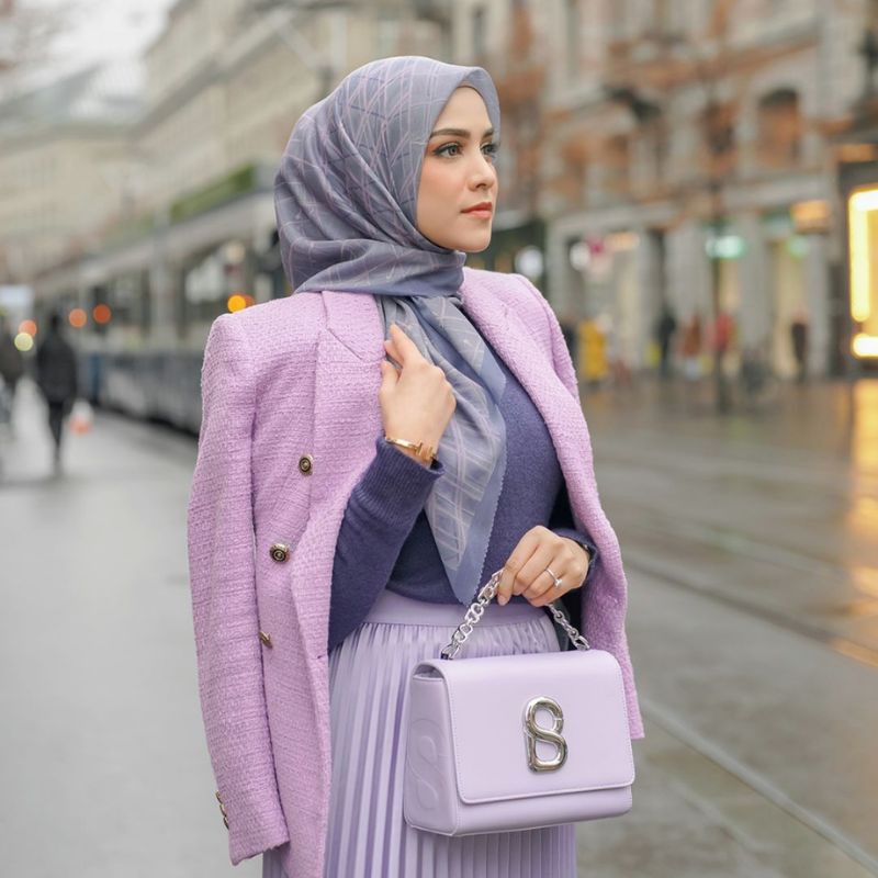 preloved buttonscarves louvre infinity