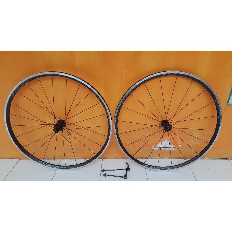 Wheelset Shimano RS100 11 speed 700c Original Rimbrake Roadbike Cyclocross Gravel