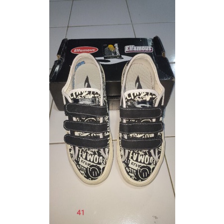 (Preloved) Sepatu Sneakers Elfamous Grafitty Velcro