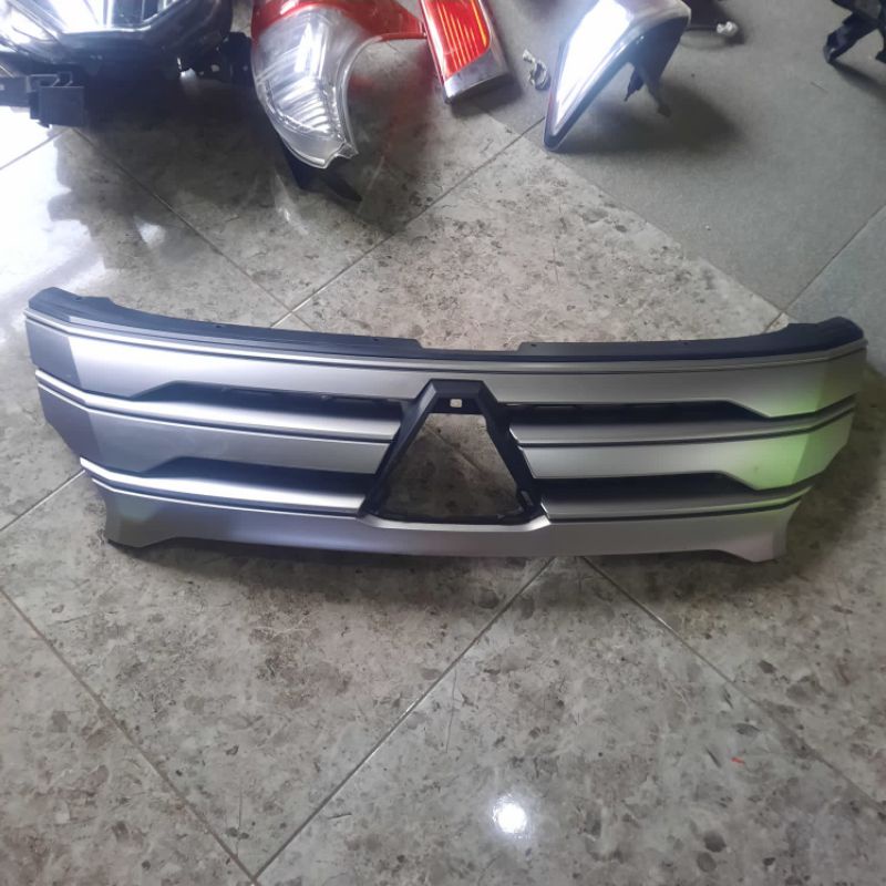 grill Pajero sport 20021 2022