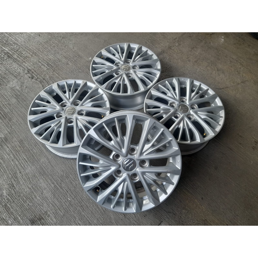 Velg Bekas Ring 15 Copotan Ertiga Pcd 5x114,3 Silver