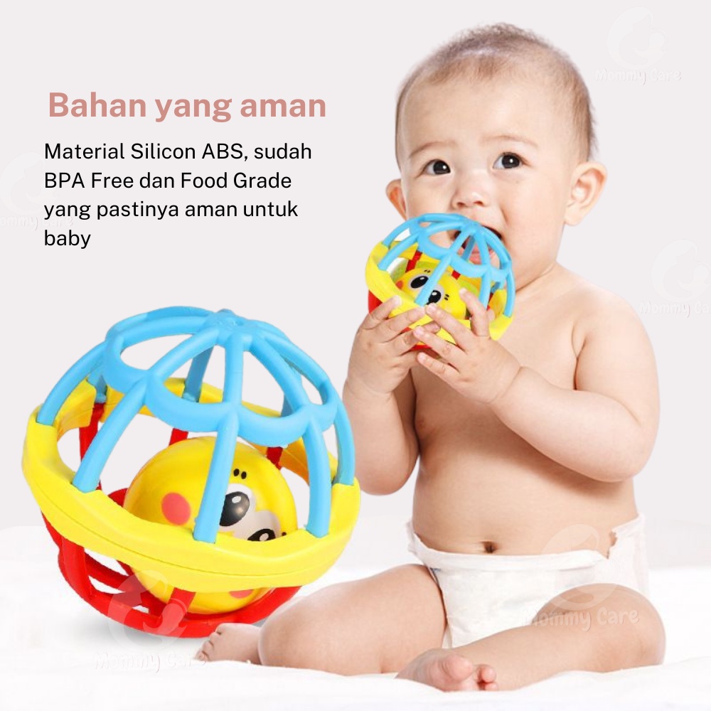 MOMMYCARE MAINAN BAYI BOLA PUTAR RATTLE TEETHER BAHAN PLASTIK LEMBUT DENGAN SUARA KERINCINGAN