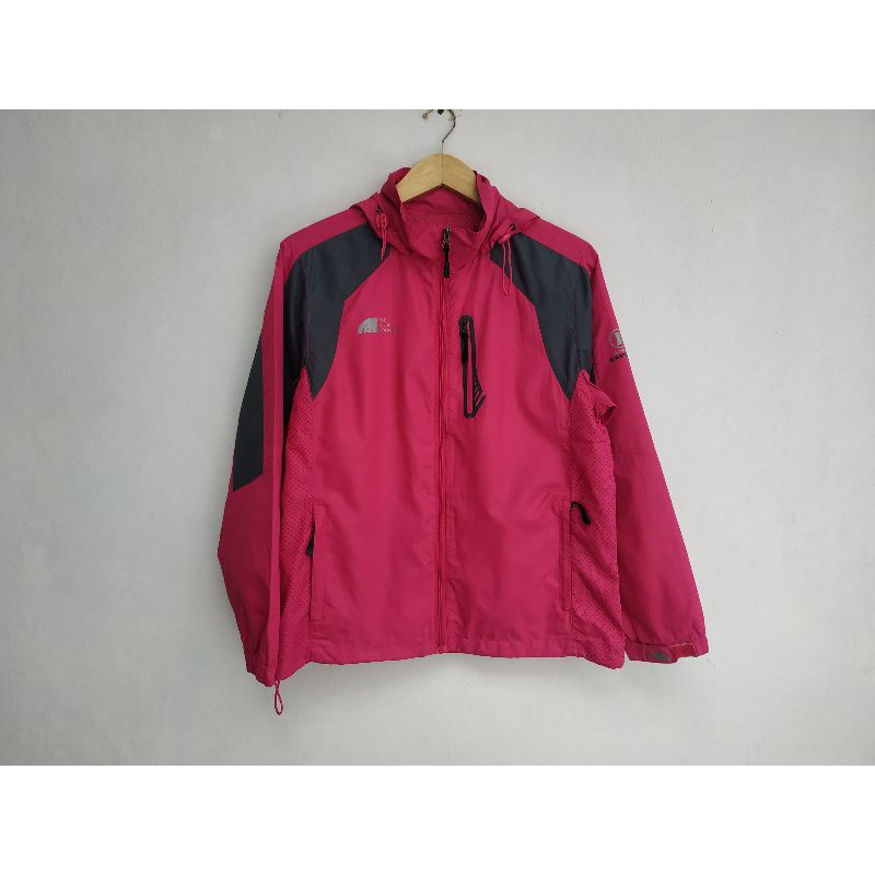 The Plus Mountain running Jacket Size Fit M s.d. L