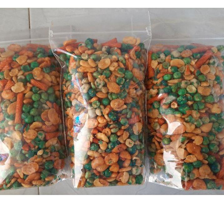 

SuperSale--Kacang Mix Campur 250 gram / Snack Kiloan Kacang Polong Ijo / Kacang Koro Kulit Kupas Balado Cemilan Gurih Kacang Bandung Renyah Murah Lezat