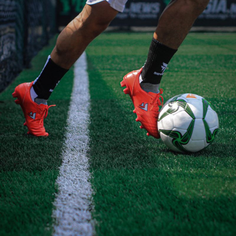 sepatu sepakbola SEVSPO Garuda Merah
