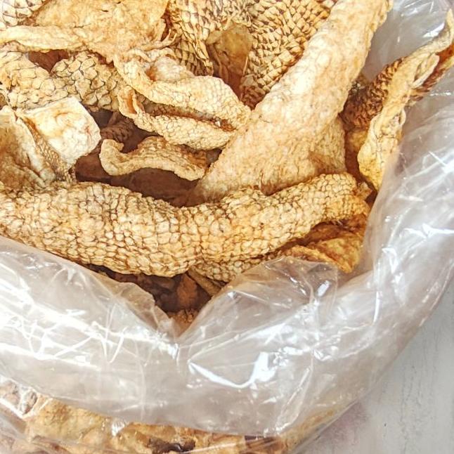 

Kerupuk Kulit Ikan Kakap Khas ra - Siap Makan - Berat 100 gram - Asli Alami