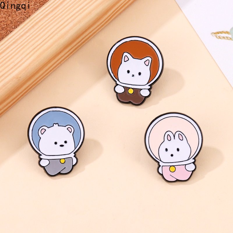 Bros Pin Enamel Bentuk Kartun Astronot Beruang Kucing Kelinci Untuk Hadiah Anak