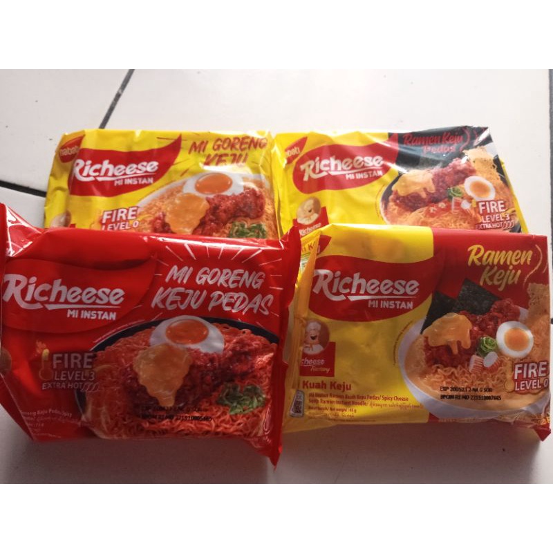 

MURAH..!! RICHEESE NABATI MIE INSTAN