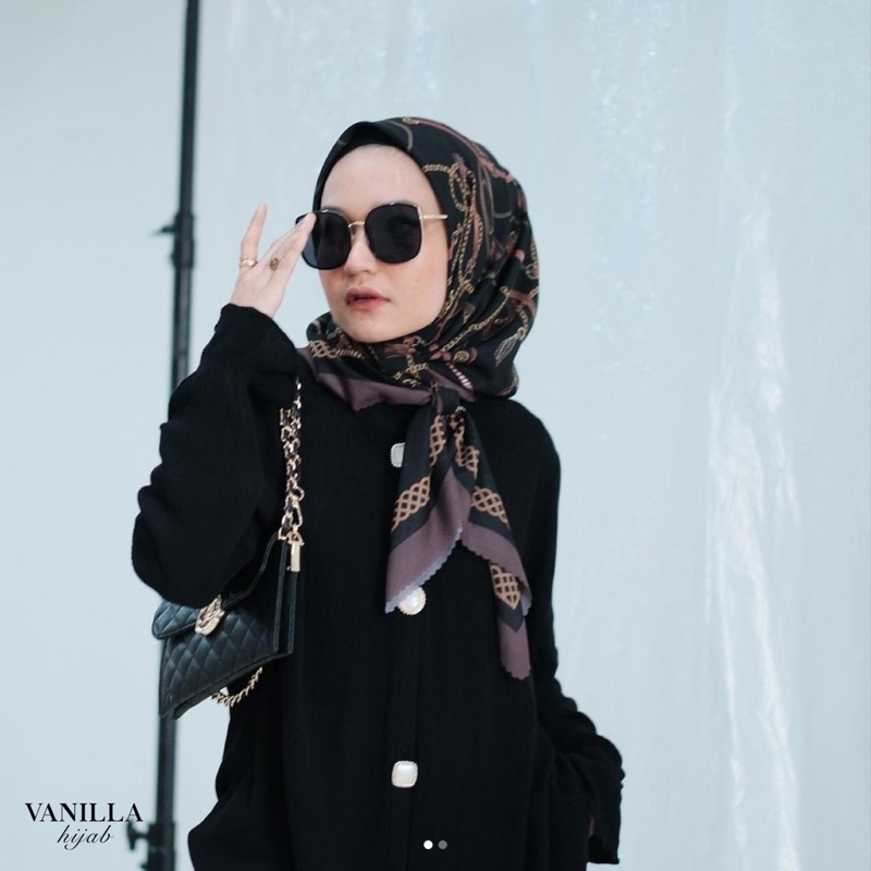 EVERYDAY SCARF BY VANILLA HIJAB - CHAIN BLACK