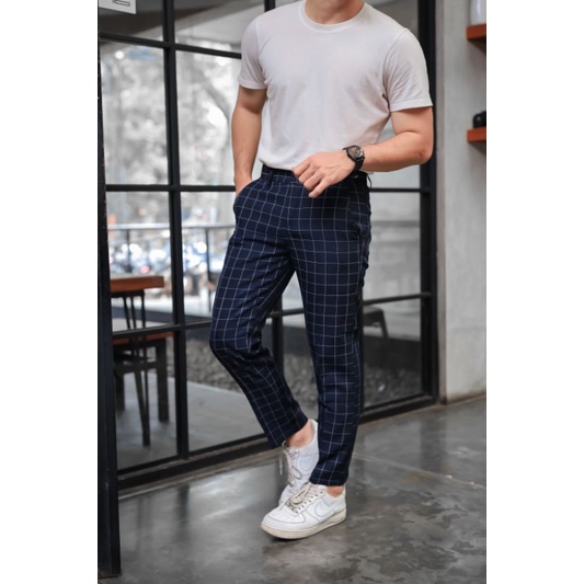 Mubeng Ankle Tartan Pants