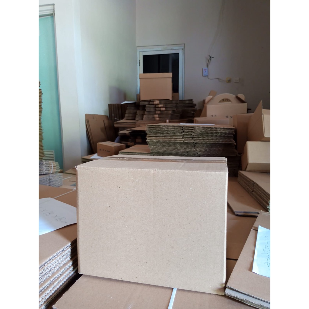 

karton/box/dus/ kardus packing standar uk.39x26x24,5 cm ( harga paket isi 10 pcs )