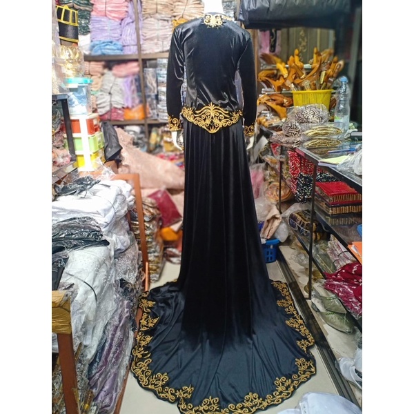 Kebaya pengantin bludru sanghai ekor