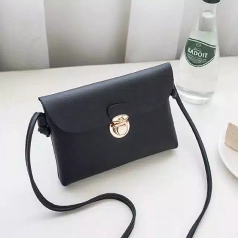 SLINGBAG WANITA HITAM