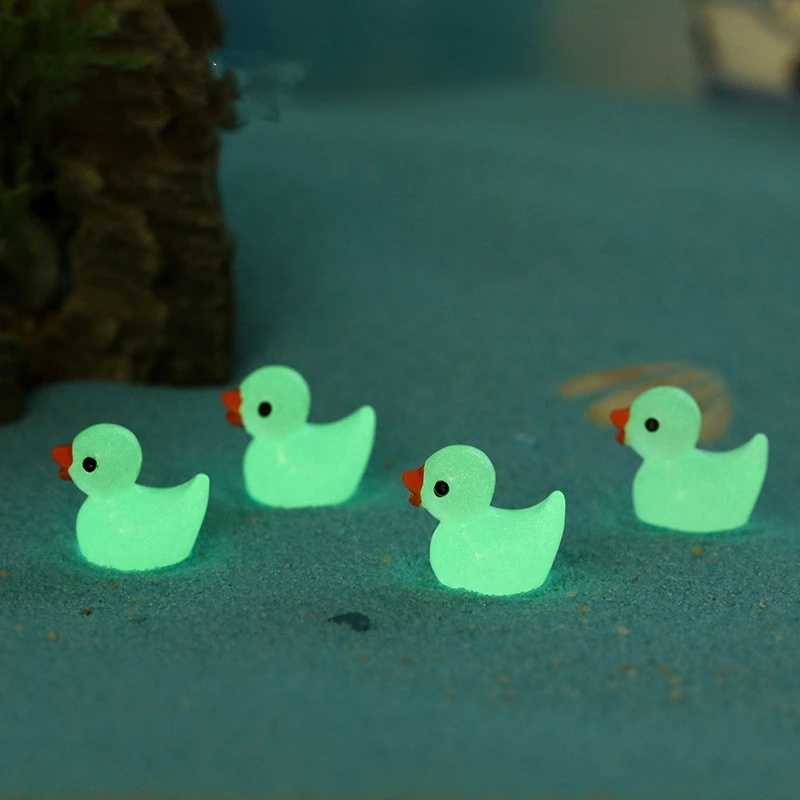 20pcs Ornamen Bebek Hijau / Biru Luminous Bahan Resin Untuk Dekorasi Taman Rumah Boneka