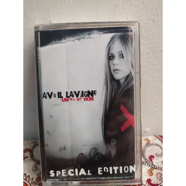 Kaset Pita Avril Lavigne Under My Skin Special Edition Preloved Original