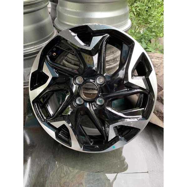 velg oem mobilio rs 2020