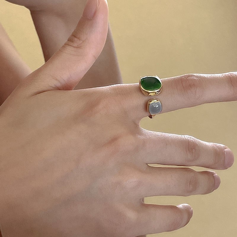 Cincin Desain Spesial Warna Hijau Untuk Wanita