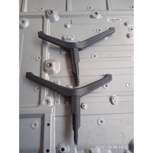 stand kaki tv led Samsung 50tu7000