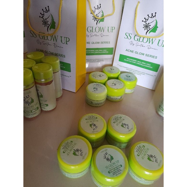 SS Glow Up ecer cream siang Acne