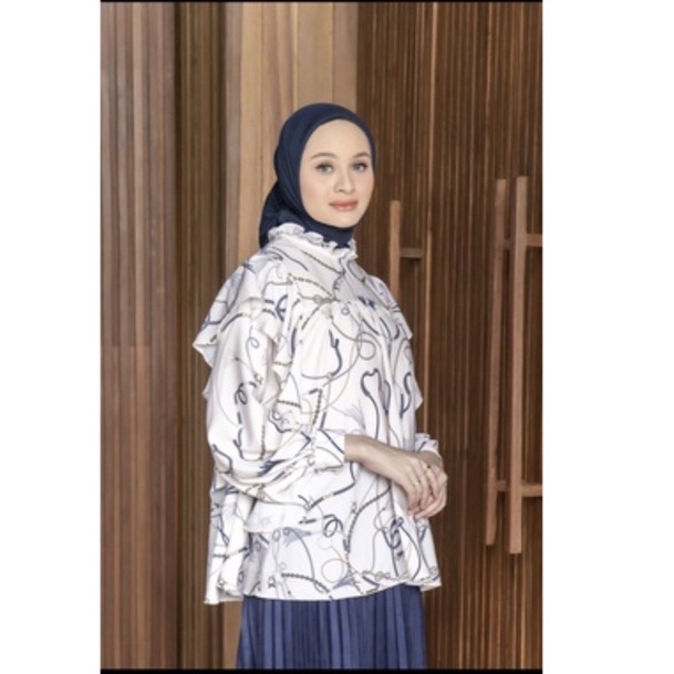 preloved Wearing klamby cera blouse in white size L