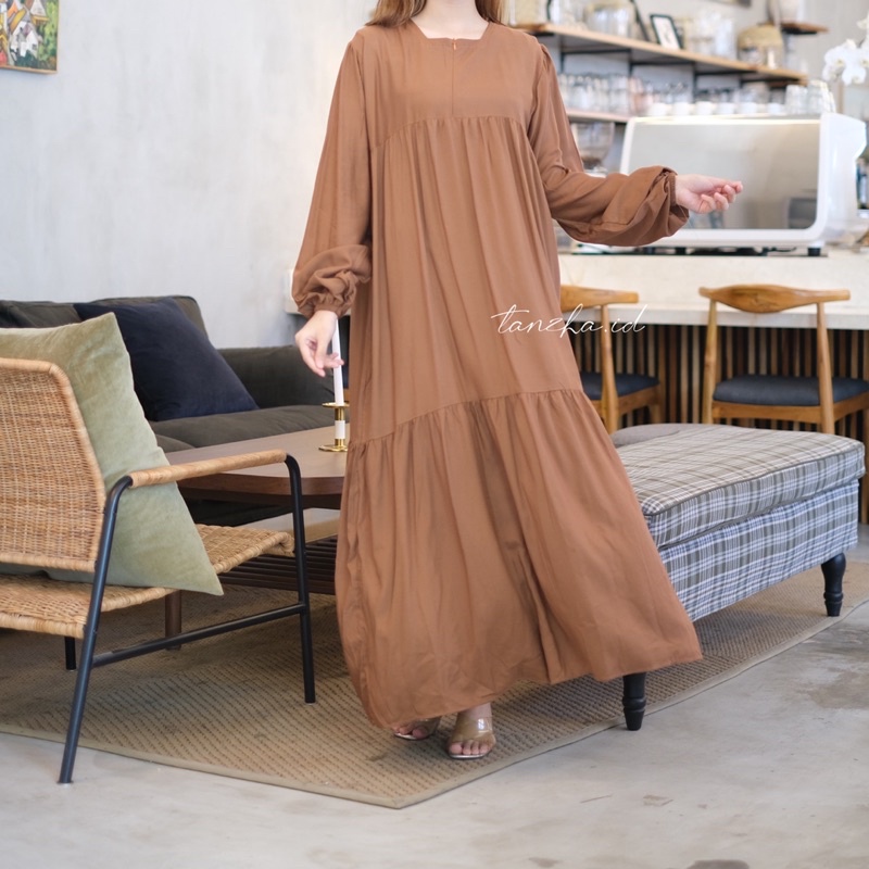 LARISHA DRESS // MIDI DRESS BUSUI