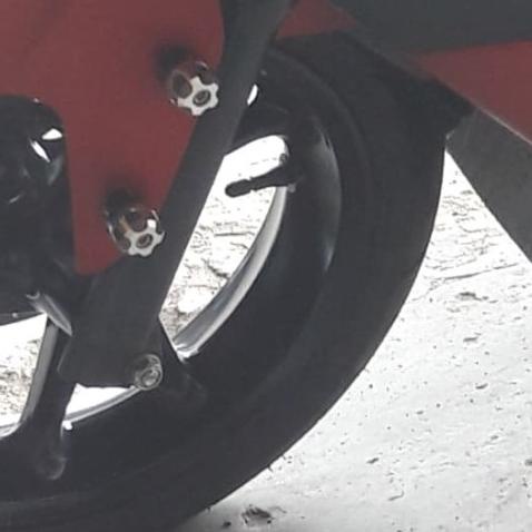 Baut Monel Spakbor dan Knalpot Yamaha Aerox 155