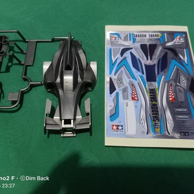 tamiya body shadow shark + decal ( Ar chassis )