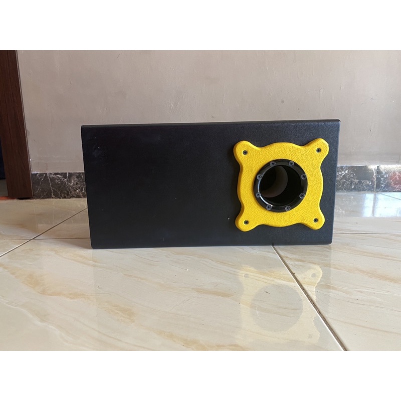 Subwoofer aktif Mobil Bazoka 6 inch
